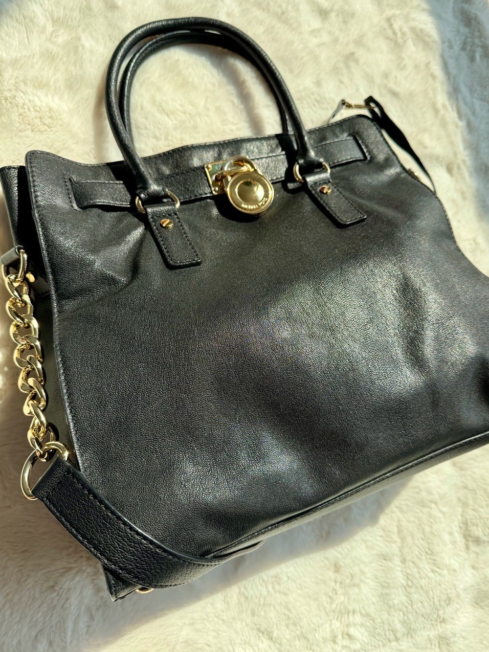 Michael Kors Hamilton Black Leather Tote with Gold MK Lock - Picture 3 of 14